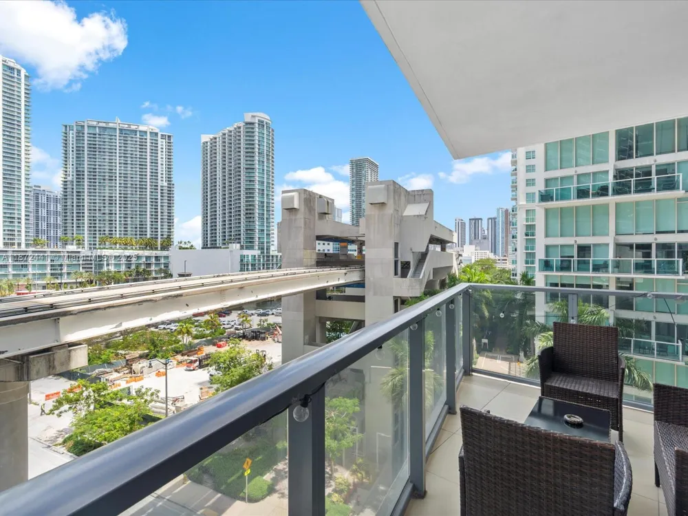 31 SE 6th St #802 Miami, FL 33131