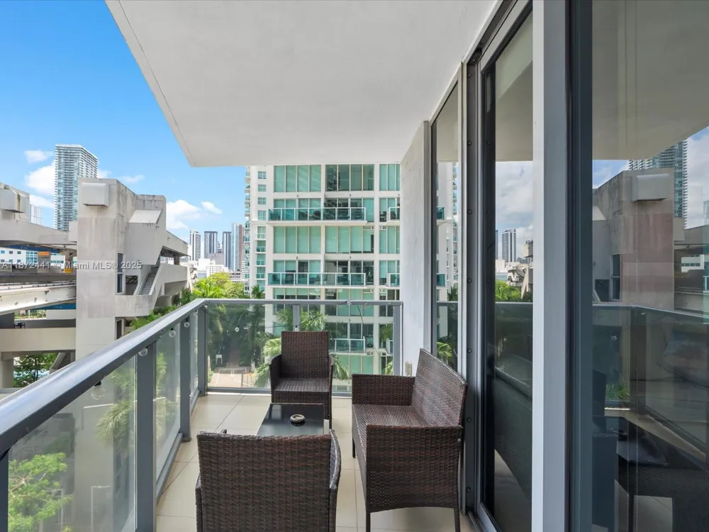 31 SE 6th St #802 Miami, FL 33131