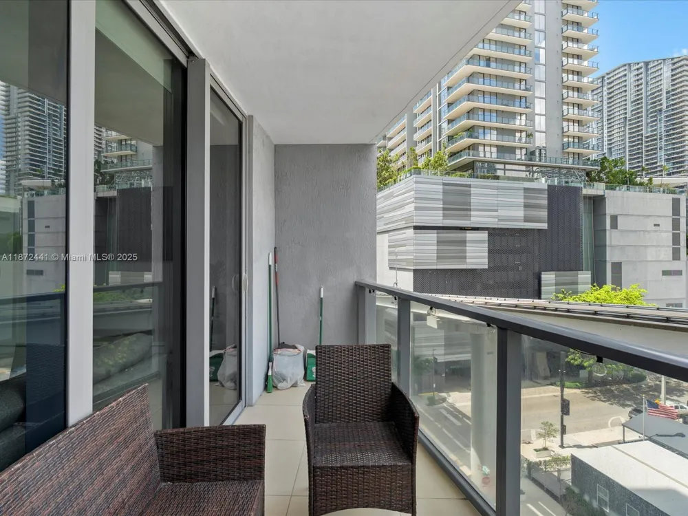 31 SE 6th St #802 Miami, FL 33131