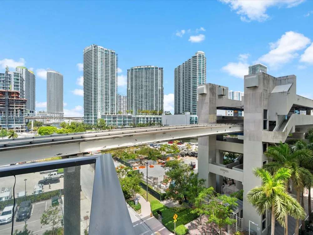 31 SE 6th St #802 Miami, FL 33131