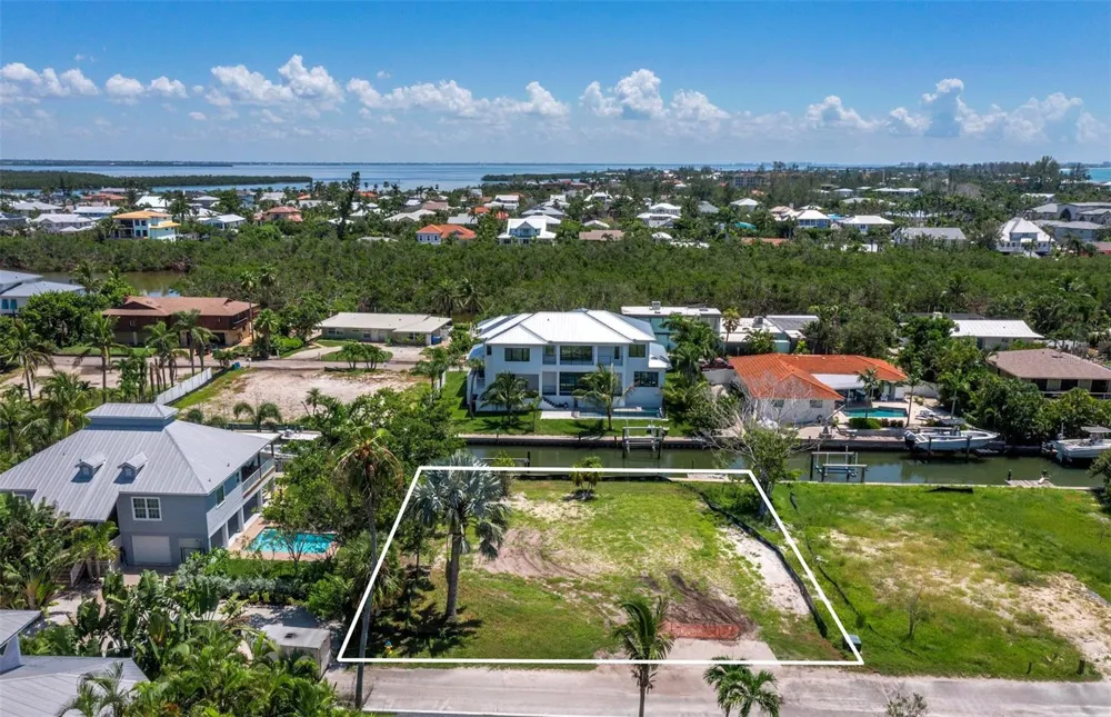 570 DE NARVAEZ DRIVE Longboat Key, FL 34228