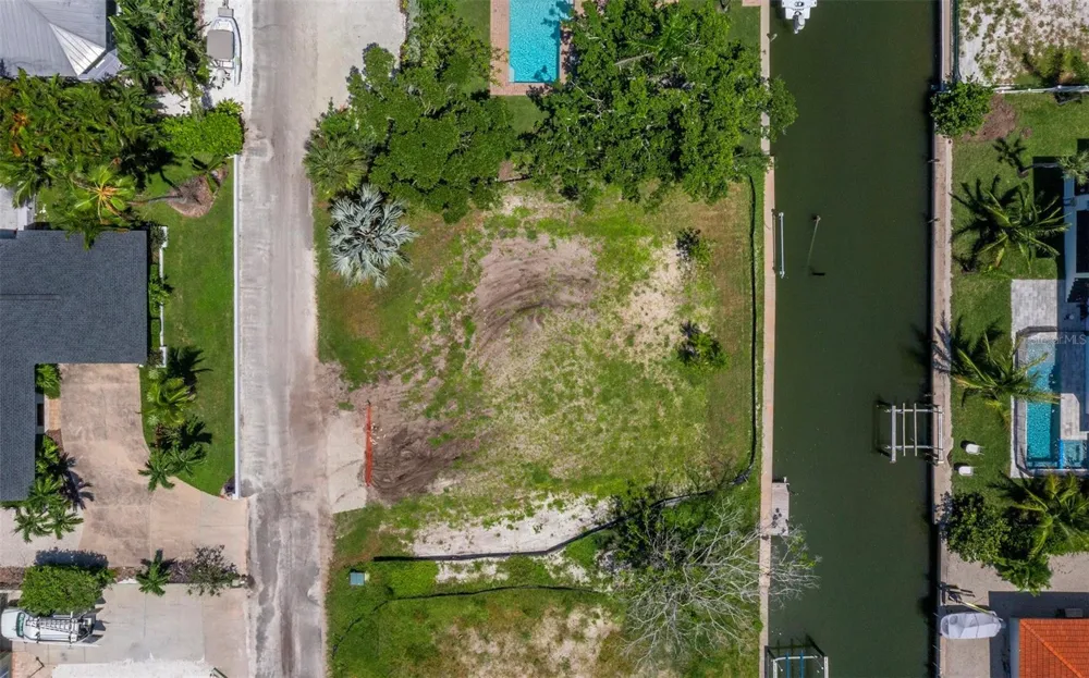 570 DE NARVAEZ DRIVE Longboat Key, FL 34228