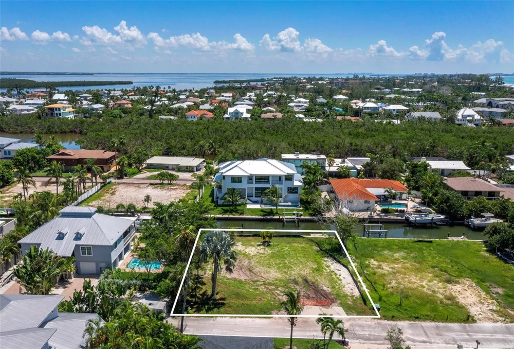 570 DE NARVAEZ DRIVE Longboat Key, FL 34228
