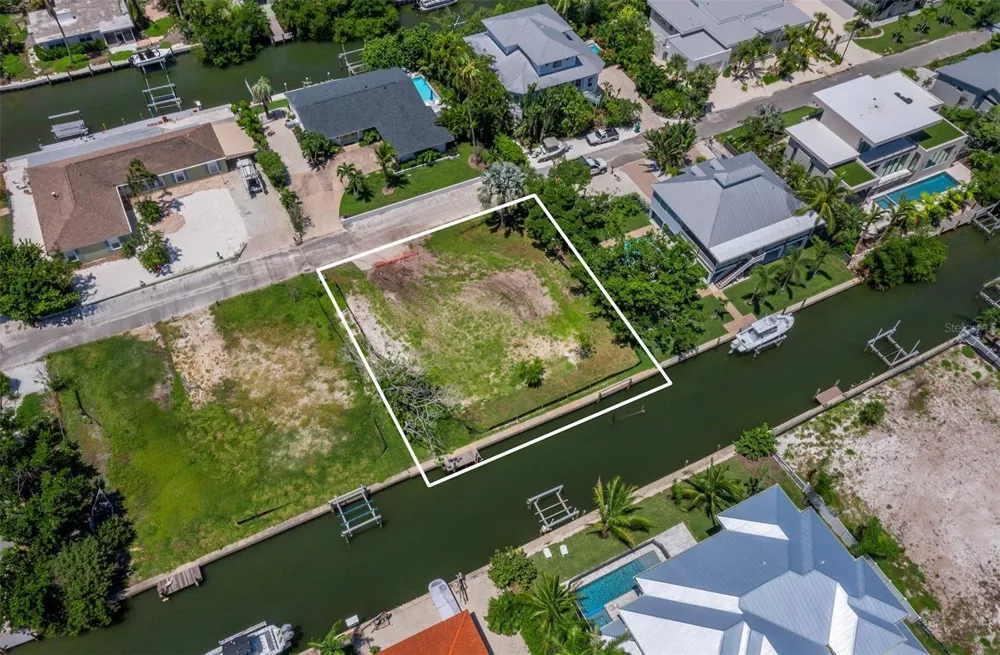 570 DE NARVAEZ DRIVE Longboat Key, FL 34228