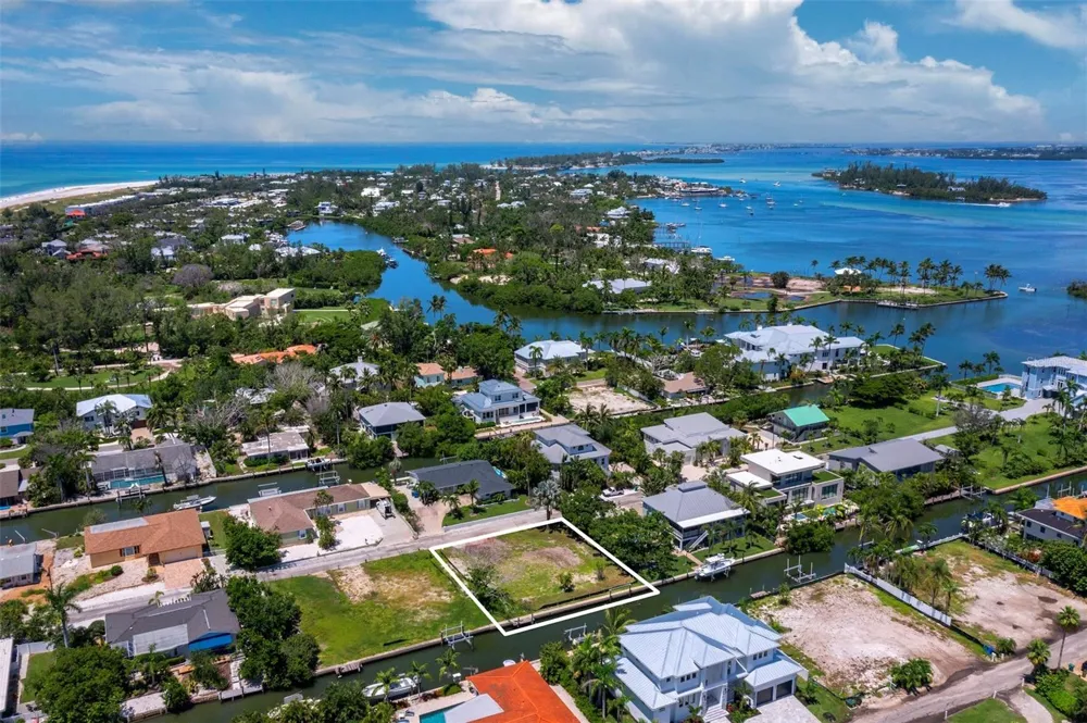 570 DE NARVAEZ DRIVE Longboat Key, FL 34228