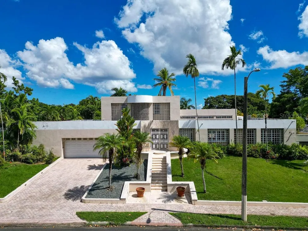 URB. SANTA MARIA 1906 CLL ORQUIDEA San Juan, PR 00927
