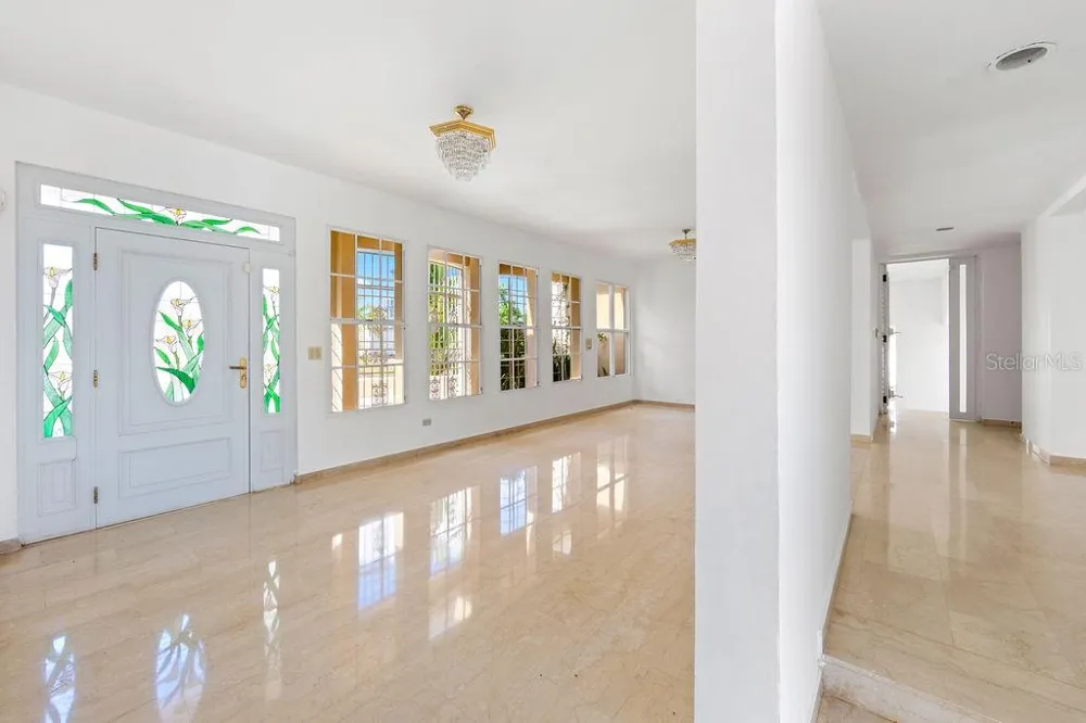 URB. SANTA MARIA 1906 CLL ORQUIDEA San Juan, PR 00927