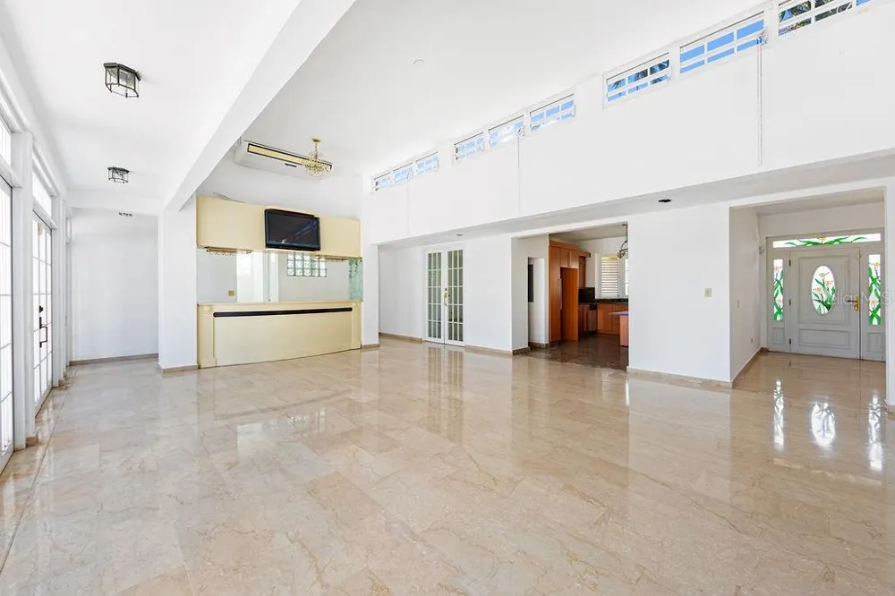 URB. SANTA MARIA 1906 CLL ORQUIDEA San Juan, PR 00927