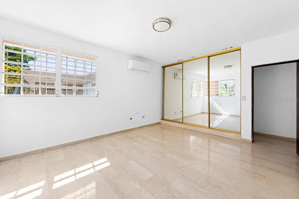 URB. SANTA MARIA 1906 CLL ORQUIDEA San Juan, PR 00927