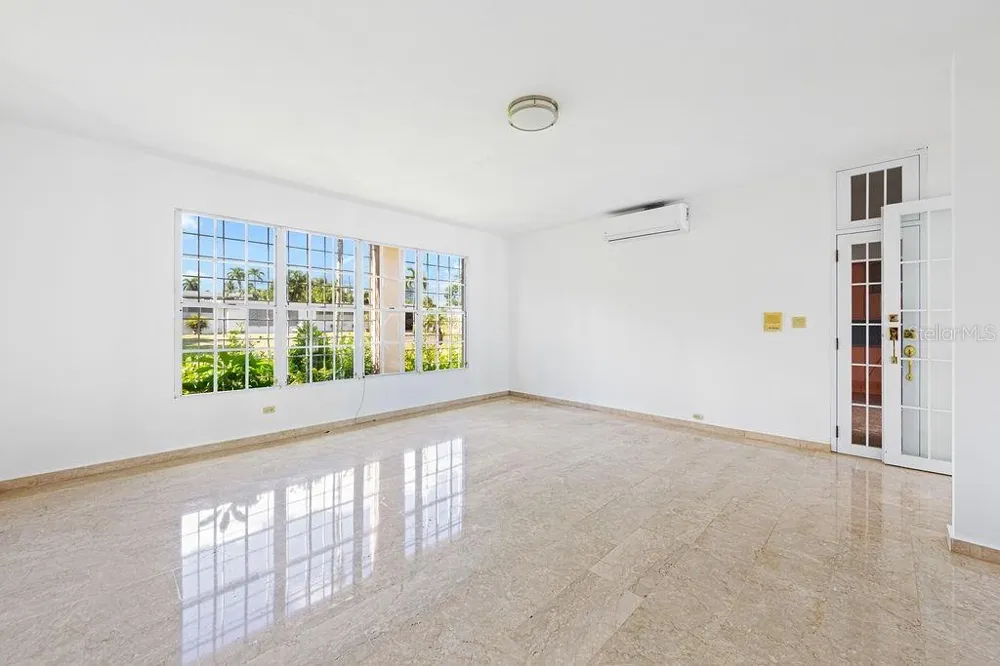 URB. SANTA MARIA 1906 CLL ORQUIDEA San Juan, PR 00927