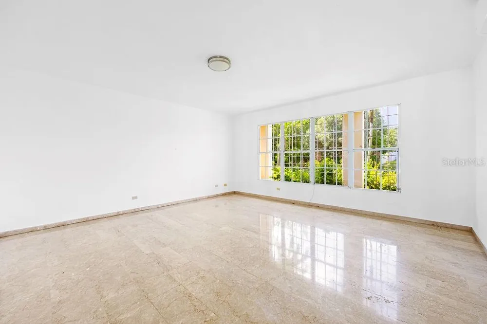 URB. SANTA MARIA 1906 CLL ORQUIDEA San Juan, PR 00927