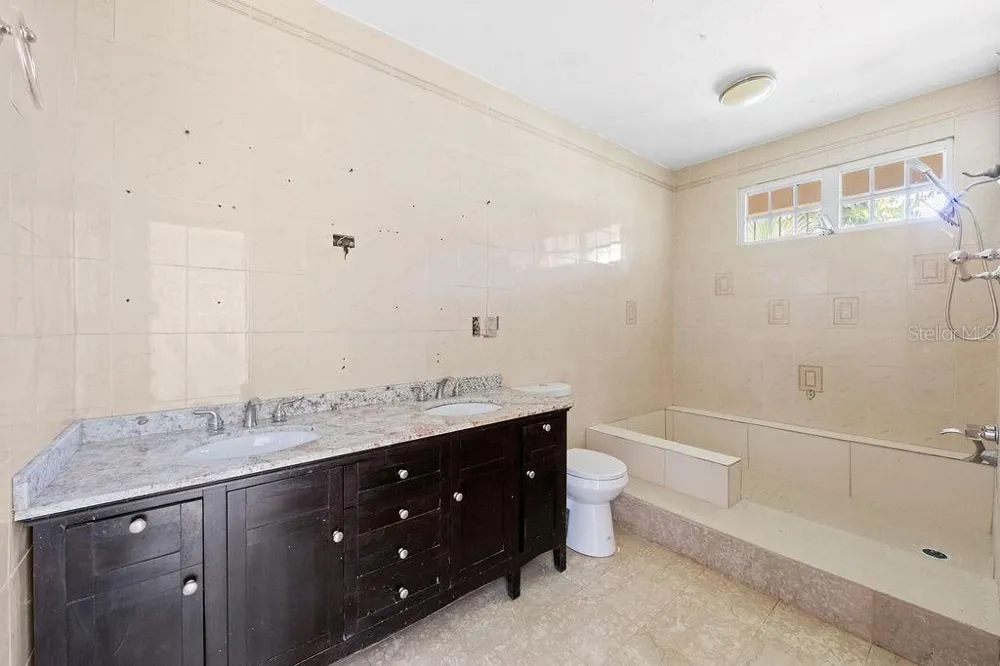 URB. SANTA MARIA 1906 CLL ORQUIDEA San Juan, PR 00927