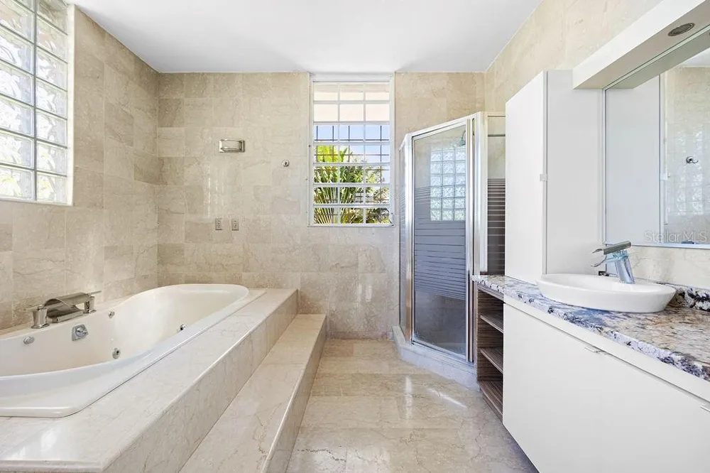 URB. SANTA MARIA 1906 CLL ORQUIDEA San Juan, PR 00927
