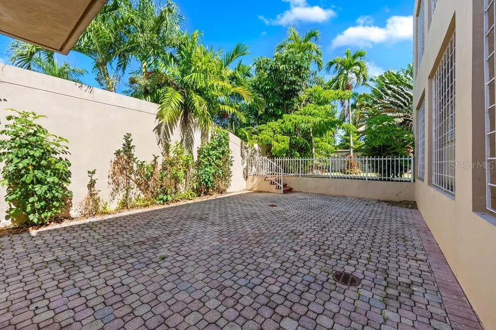 URB. SANTA MARIA 1906 CLL ORQUIDEA San Juan, PR 00927
