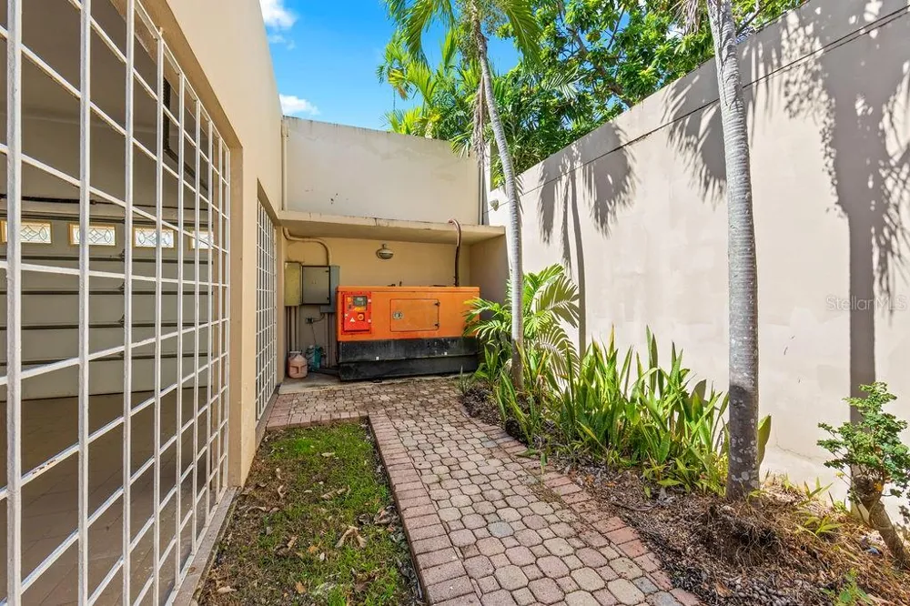 URB. SANTA MARIA 1906 CLL ORQUIDEA San Juan, PR 00927