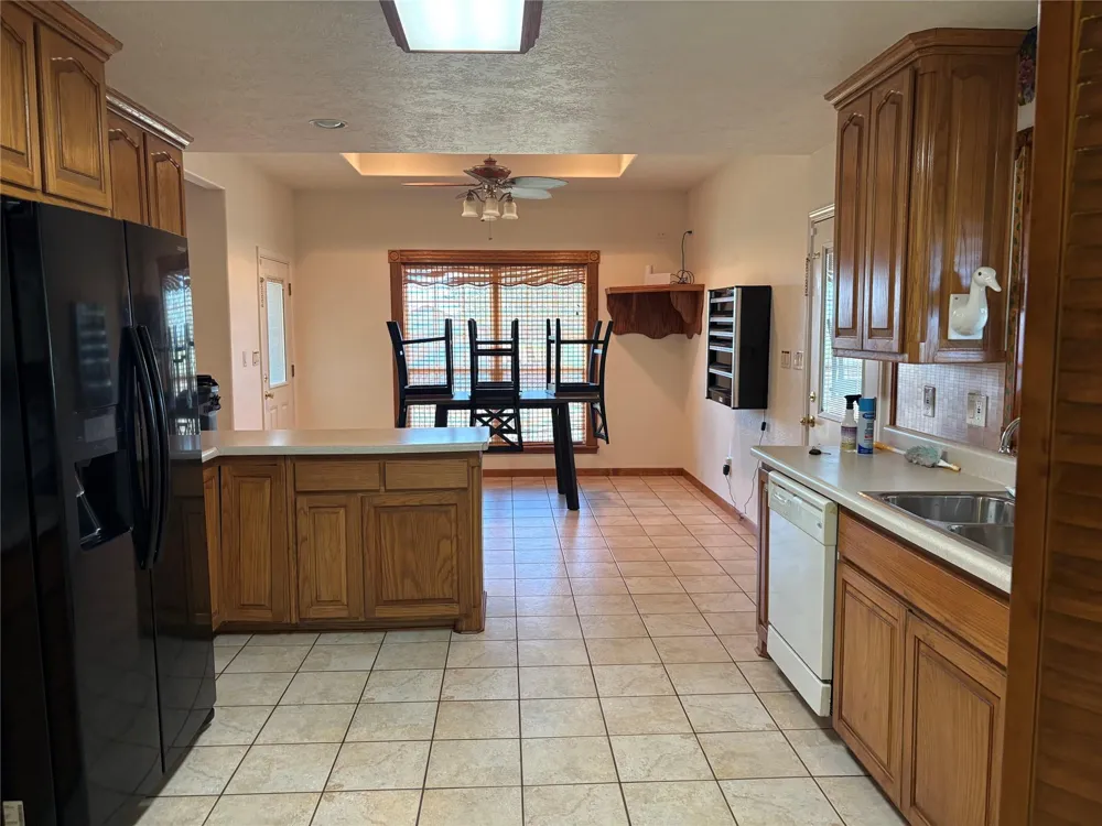 7593 Fm 365 Road Beaumont, TX 77705