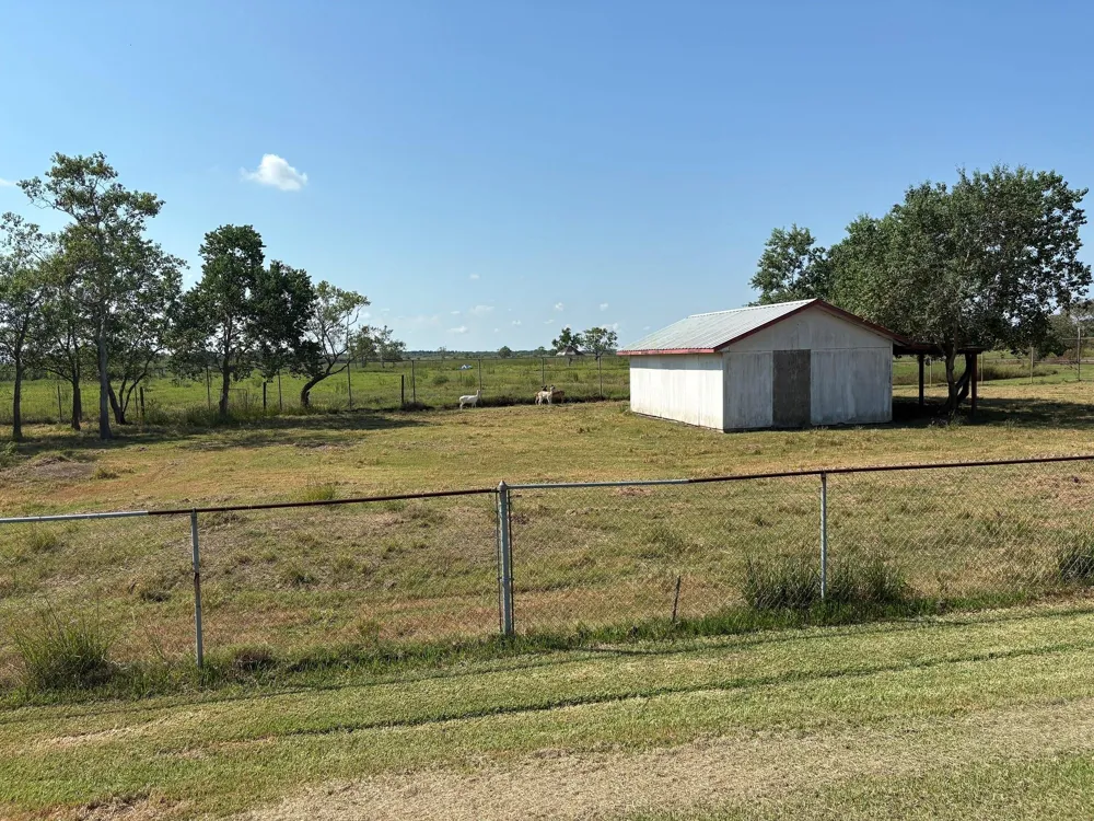 7593 Fm 365 Road Beaumont, TX 77705