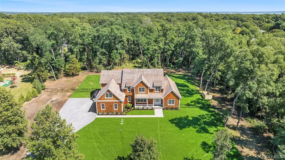 80 Deer Run Southold, NY 11971