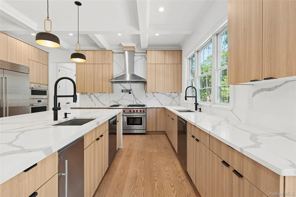 80 Deer Run Southold, NY 11971