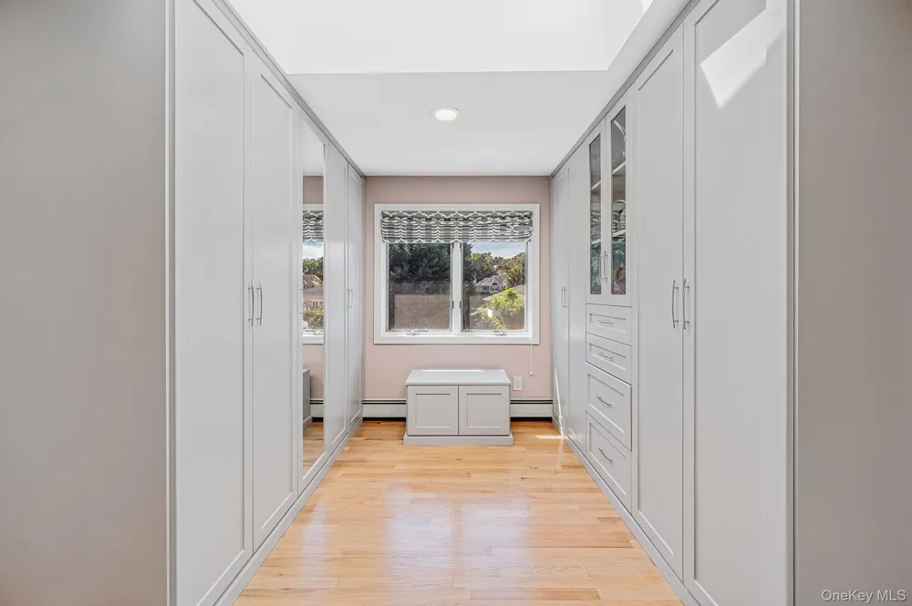 8 Paynes Lane East Quogue, NY 11942