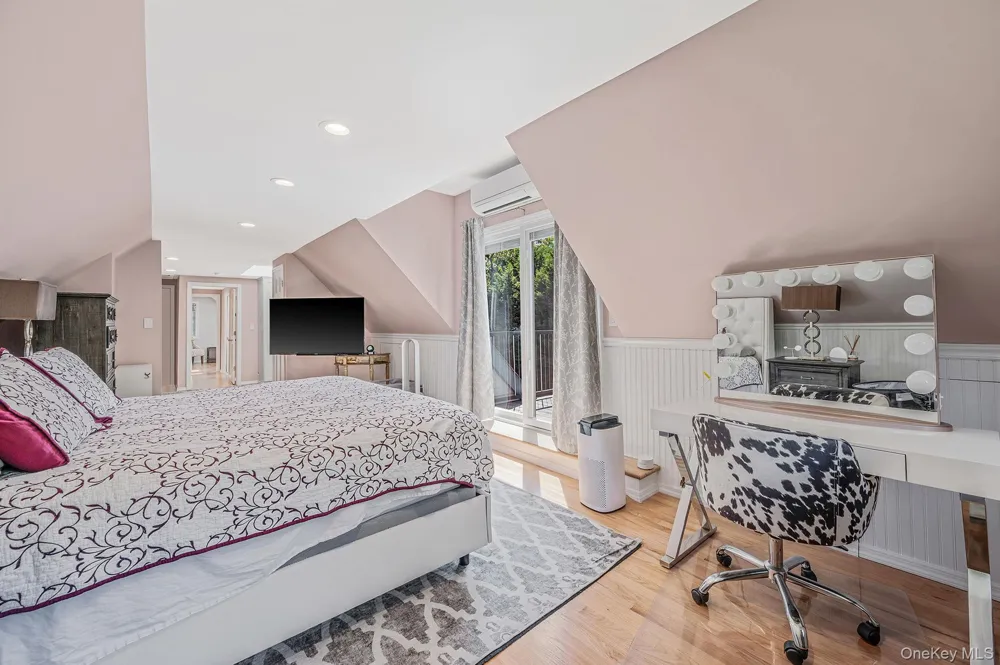 8 Paynes Lane East Quogue, NY 11942