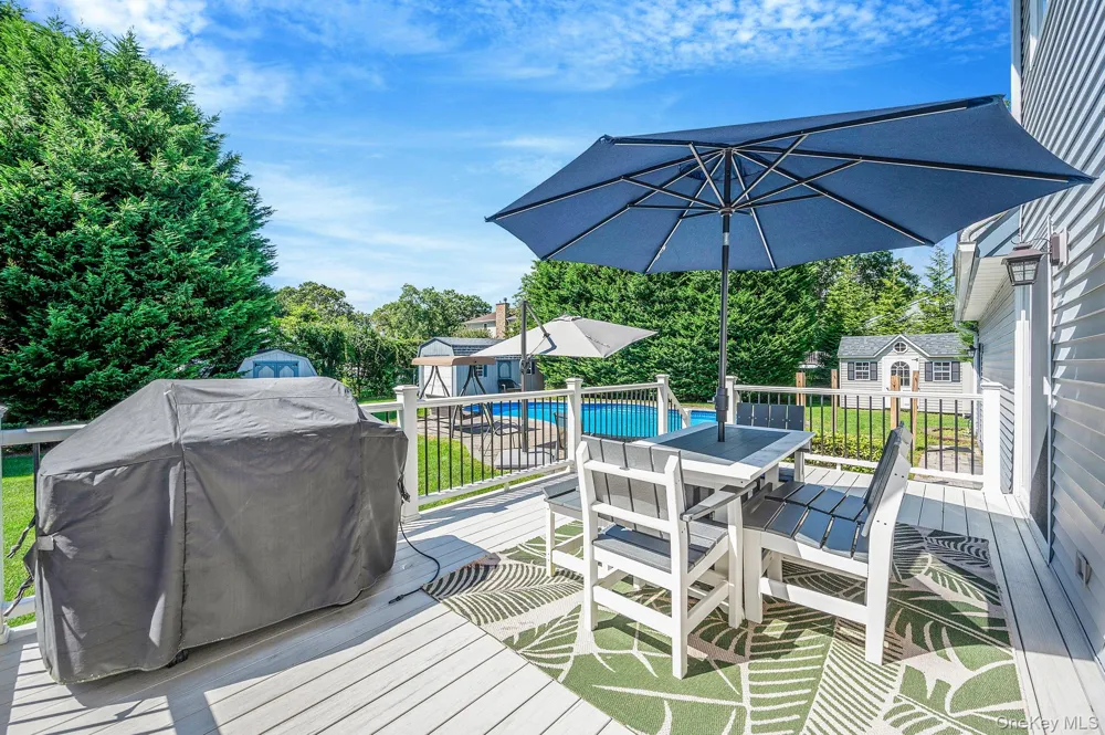 8 Paynes Lane East Quogue, NY 11942