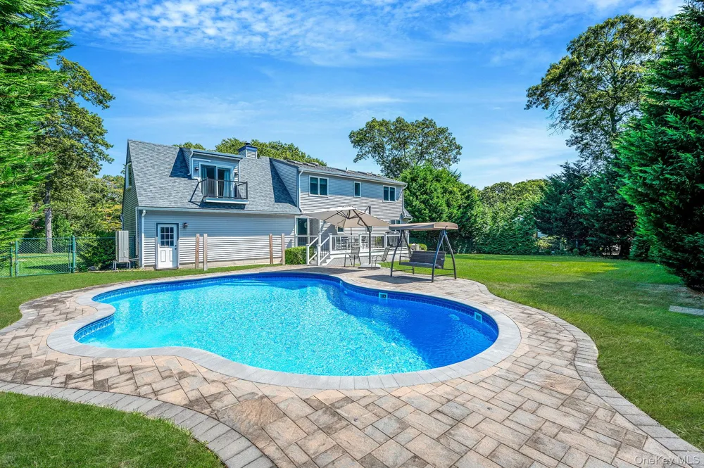 8 Paynes Lane East Quogue, NY 11942