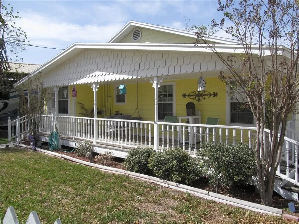 107 E Lakefield Drive Mathis, TX 78368