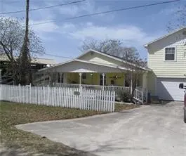 107 E Lakefield Drive Mathis, TX 78368