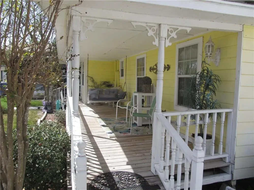 107 E Lakefield Drive Mathis, TX 78368