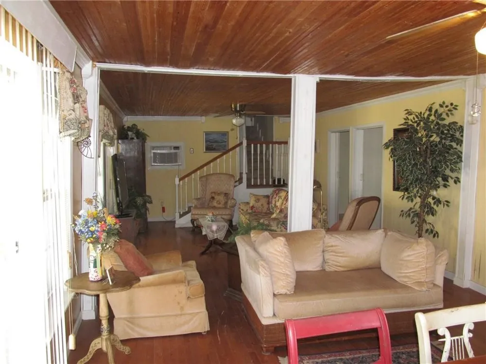 107 E Lakefield Drive Mathis, TX 78368