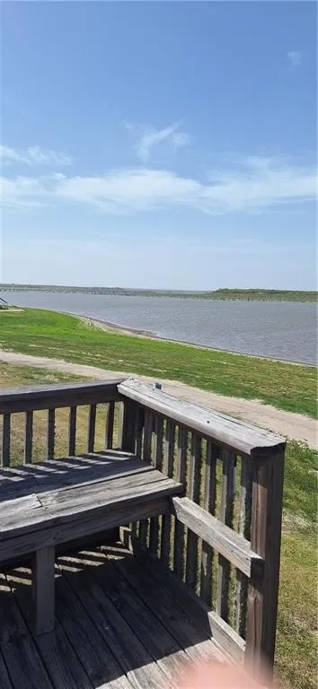 107 E Lakefield Drive Mathis, TX 78368