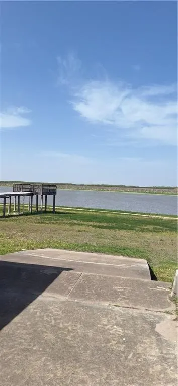 107 E Lakefield Drive Mathis, TX 78368