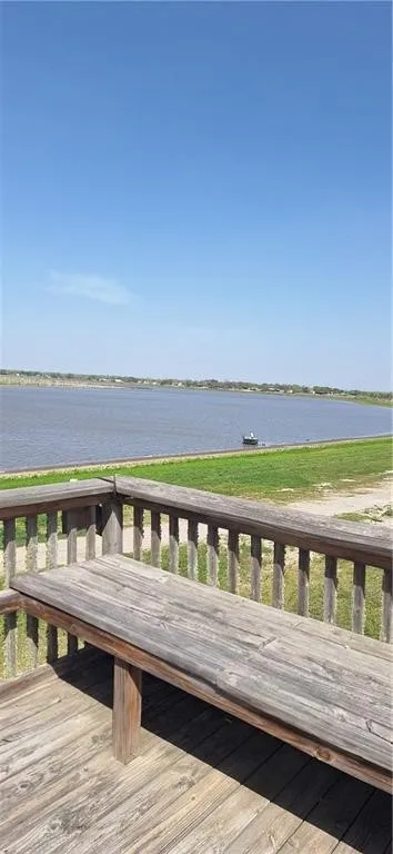 107 E Lakefield Drive Mathis, TX 78368