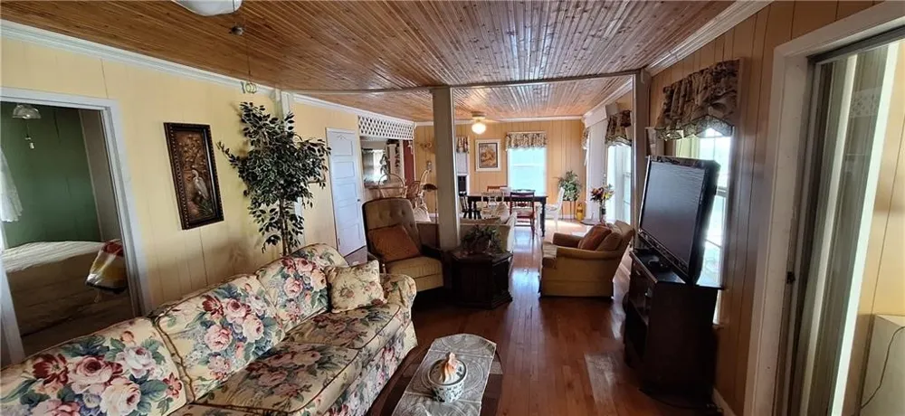 107 E Lakefield Drive Mathis, TX 78368