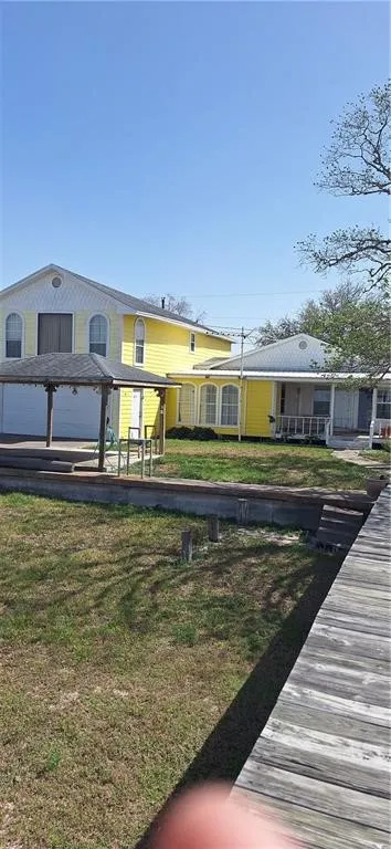 107 E Lakefield Drive Mathis, TX 78368