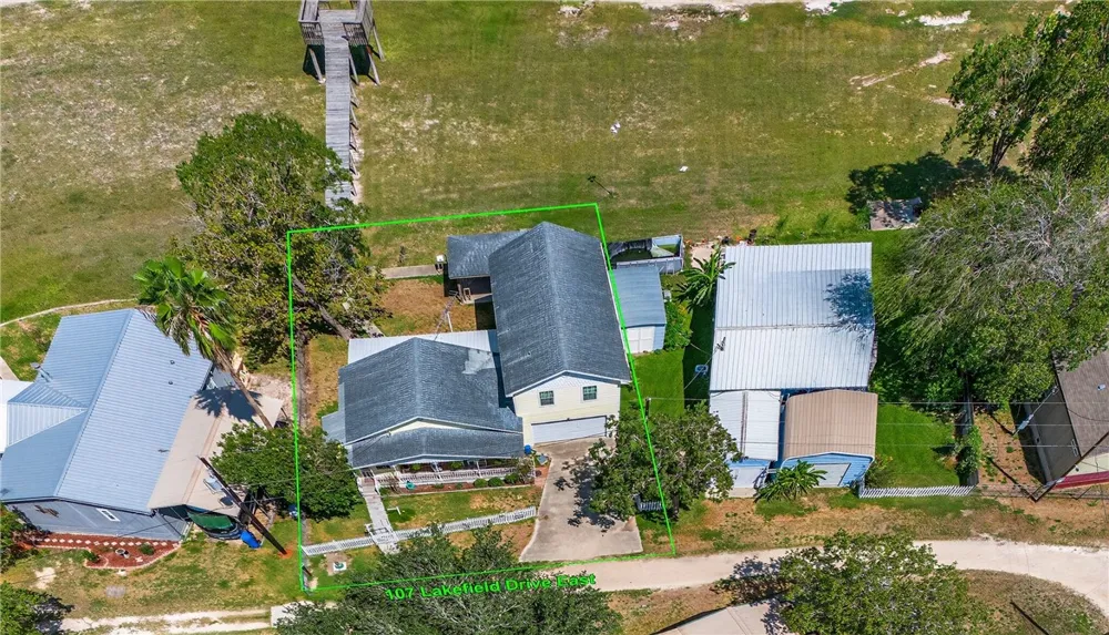 107 E Lakefield Drive Mathis, TX 78368