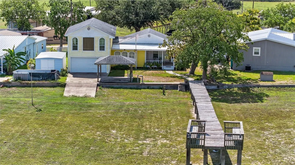 107 E Lakefield Drive Mathis, TX 78368