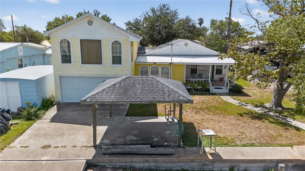 107 E Lakefield Drive Mathis, TX 78368