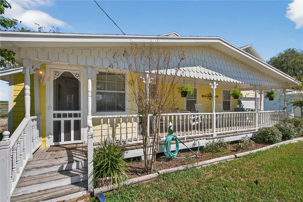 107 E Lakefield Drive Mathis, TX 78368