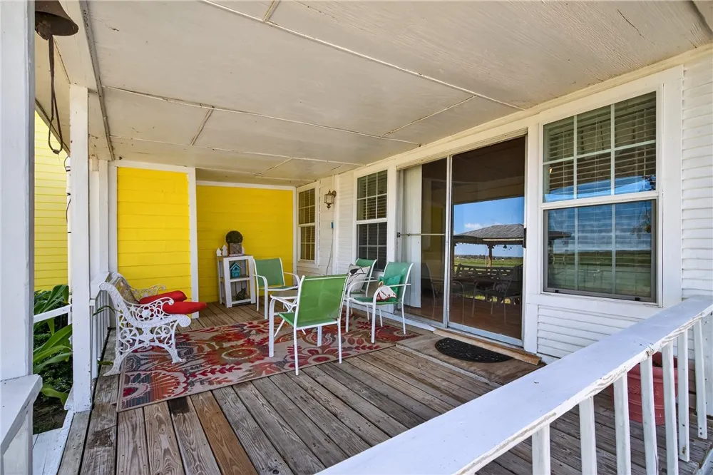 107 E Lakefield Drive Mathis, TX 78368