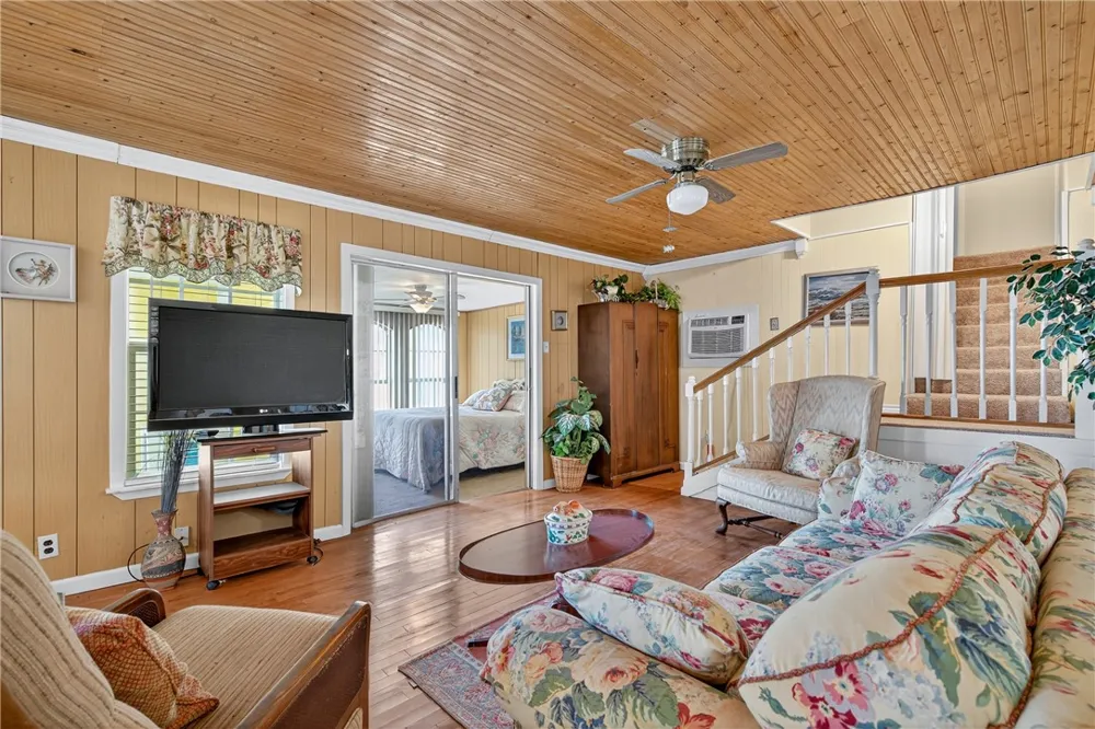 107 E Lakefield Drive Mathis, TX 78368