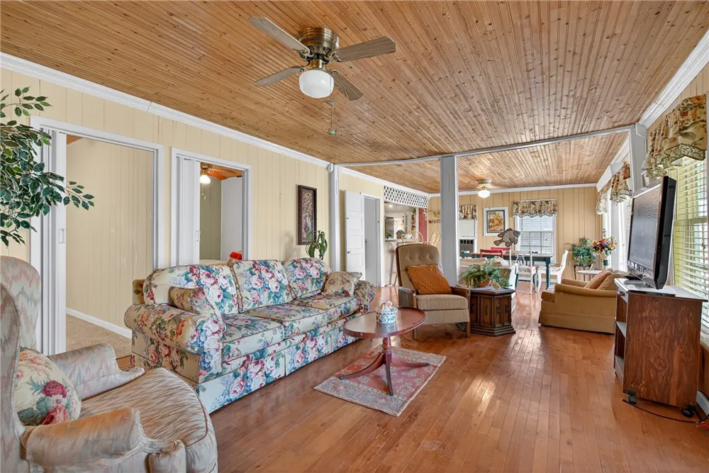 107 E Lakefield Drive Mathis, TX 78368