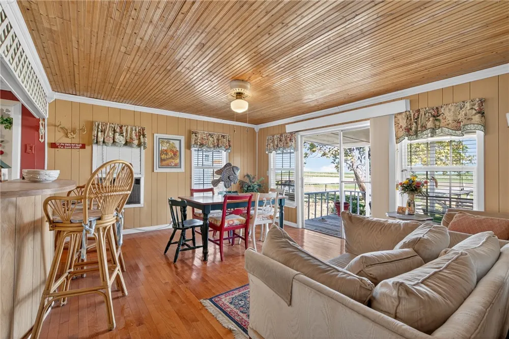 107 E Lakefield Drive Mathis, TX 78368