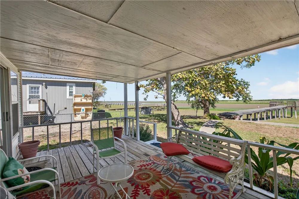 107 E Lakefield Drive Mathis, TX 78368