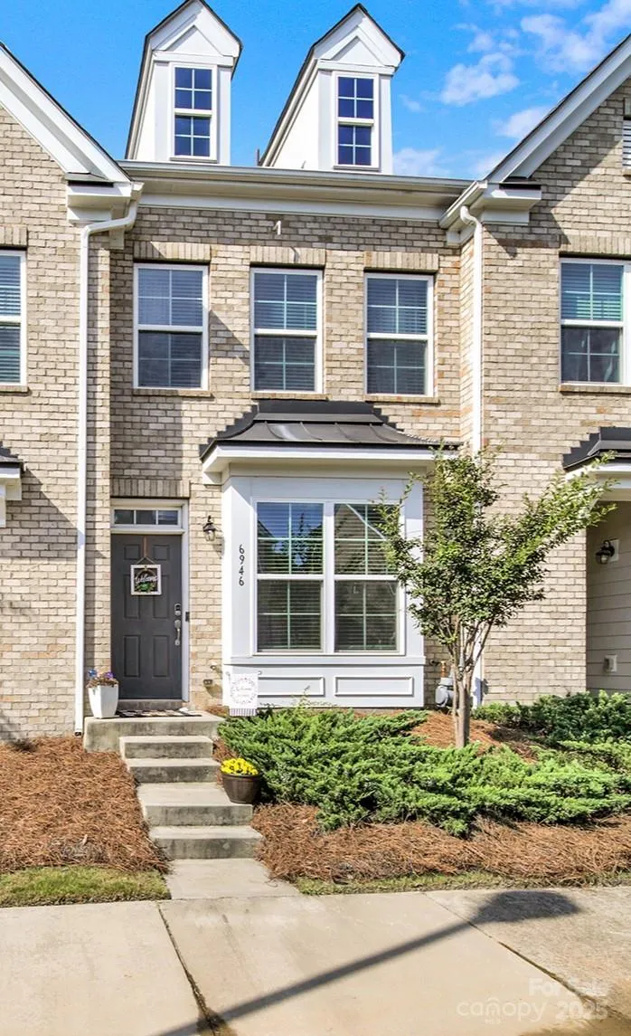 6946 Walnut Branch Lane