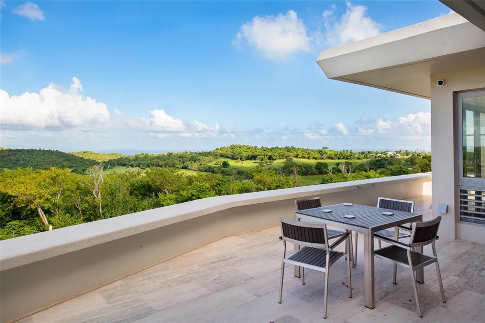 A/B CASA LIMONES Vieques, PR 00765
