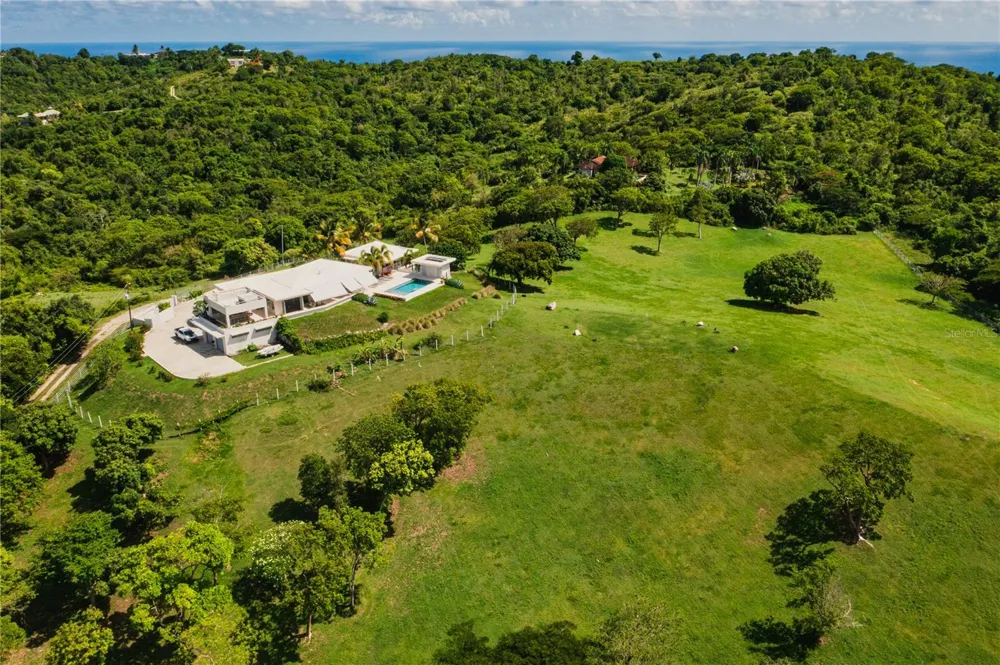 A/B CASA LIMONES Vieques, PR 00765