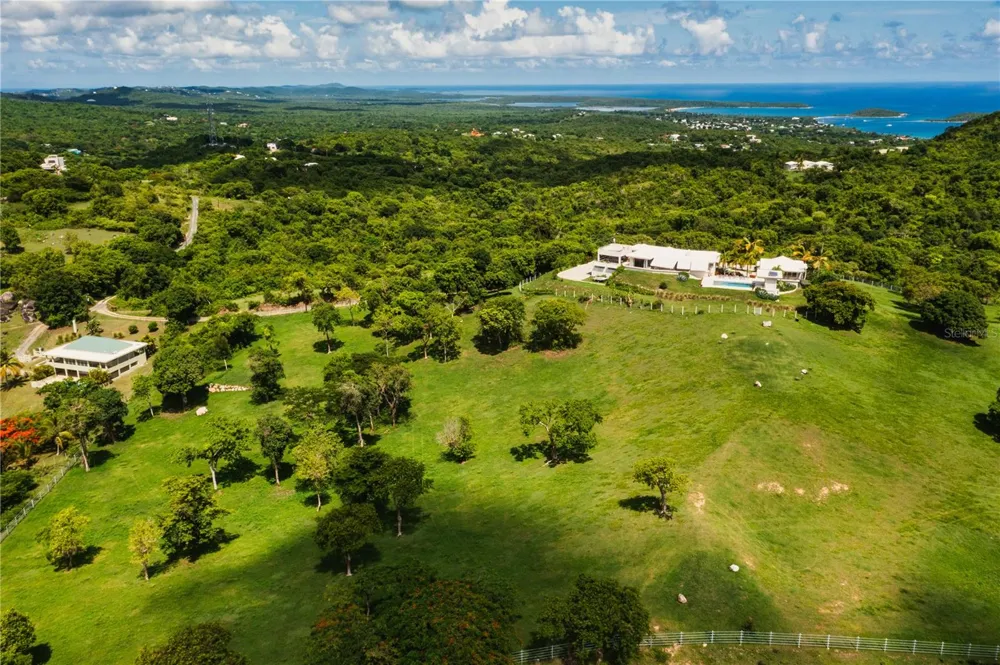 A/B CASA LIMONES Vieques, PR 00765