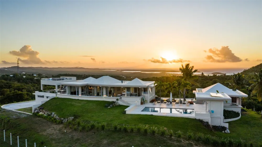 A/B CASA LIMONES Vieques, PR 00765